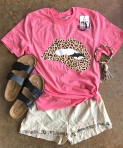 TEN Dollar Boutique Cheetah Lip Bite- Heather Coral- SIZE SMALL Short Sleeves S-3X